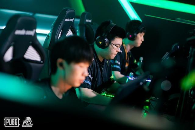 更受瞩目的 更受瞩目的